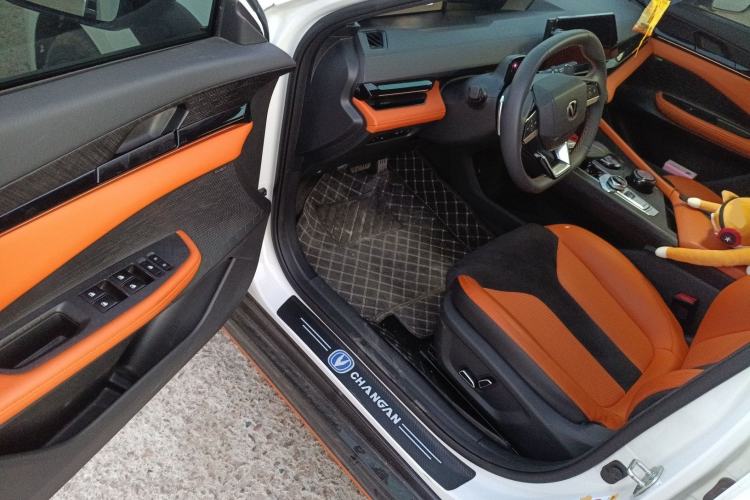 Used CHANGAN UNI-V 2023 2.0T Leading-Speed Edition