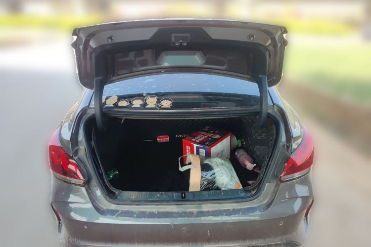 Used MG 5 2022 180 DVVT CVT Youth Luxury Edition
