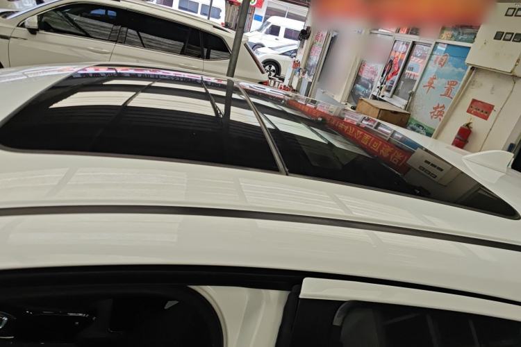 Used Honda Vezel 2017 1.8L CVT Front-Wheel Drive Pioneer Edition Roof