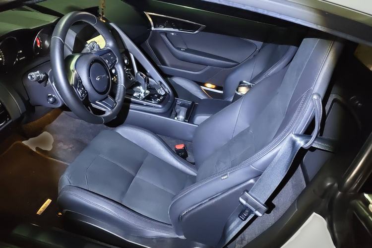 Used Jaguar F-TYPE 2019 2.0T Hardtop Version
