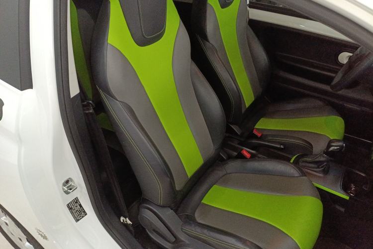 Used Roewe Clever 2021 302 km New Four-Seater Super-Efficient Version Right Front Seat