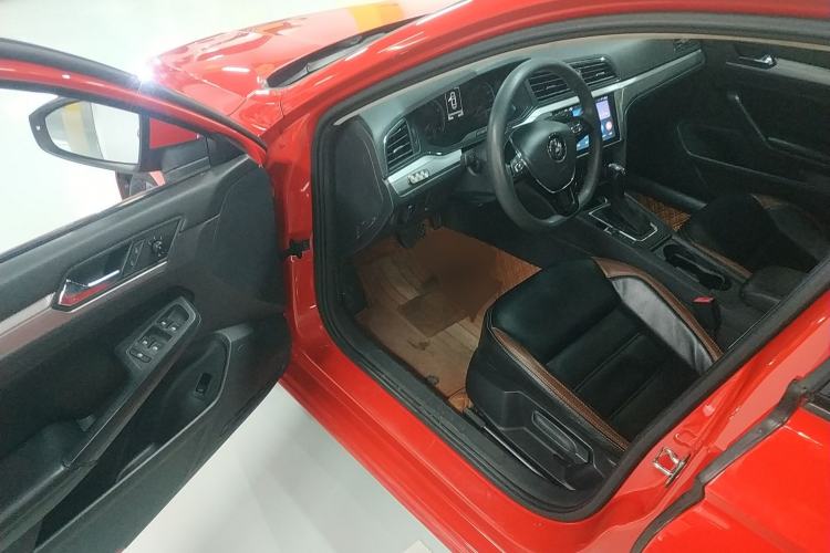 Used Volkswagen Lamando 2019 230TSI DSG Fashion Edition China V Standard
