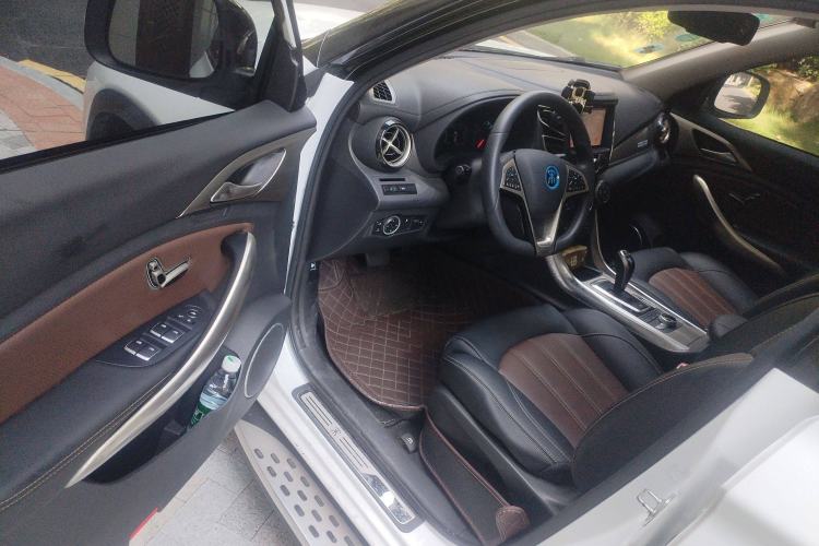 Used BYD Song New Energy 2017 Song DM 1.5TID All-Wheel Drive Luxury Model Driver Seat