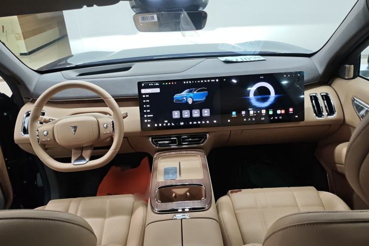 Used Deepal S09 2025 Model Rear-Wheel Drive Ultra+ Long-Range Version Center Console