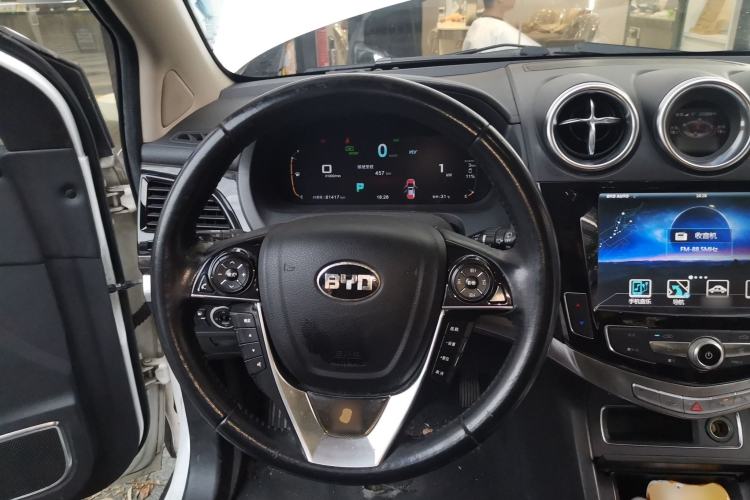 Used BYD Tang New Energy 2015 2.0T Four-Wheel-Drive Flagship Model
