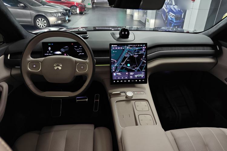 Used Nio ES8 2023 75 kWh Executive Edition Center Console