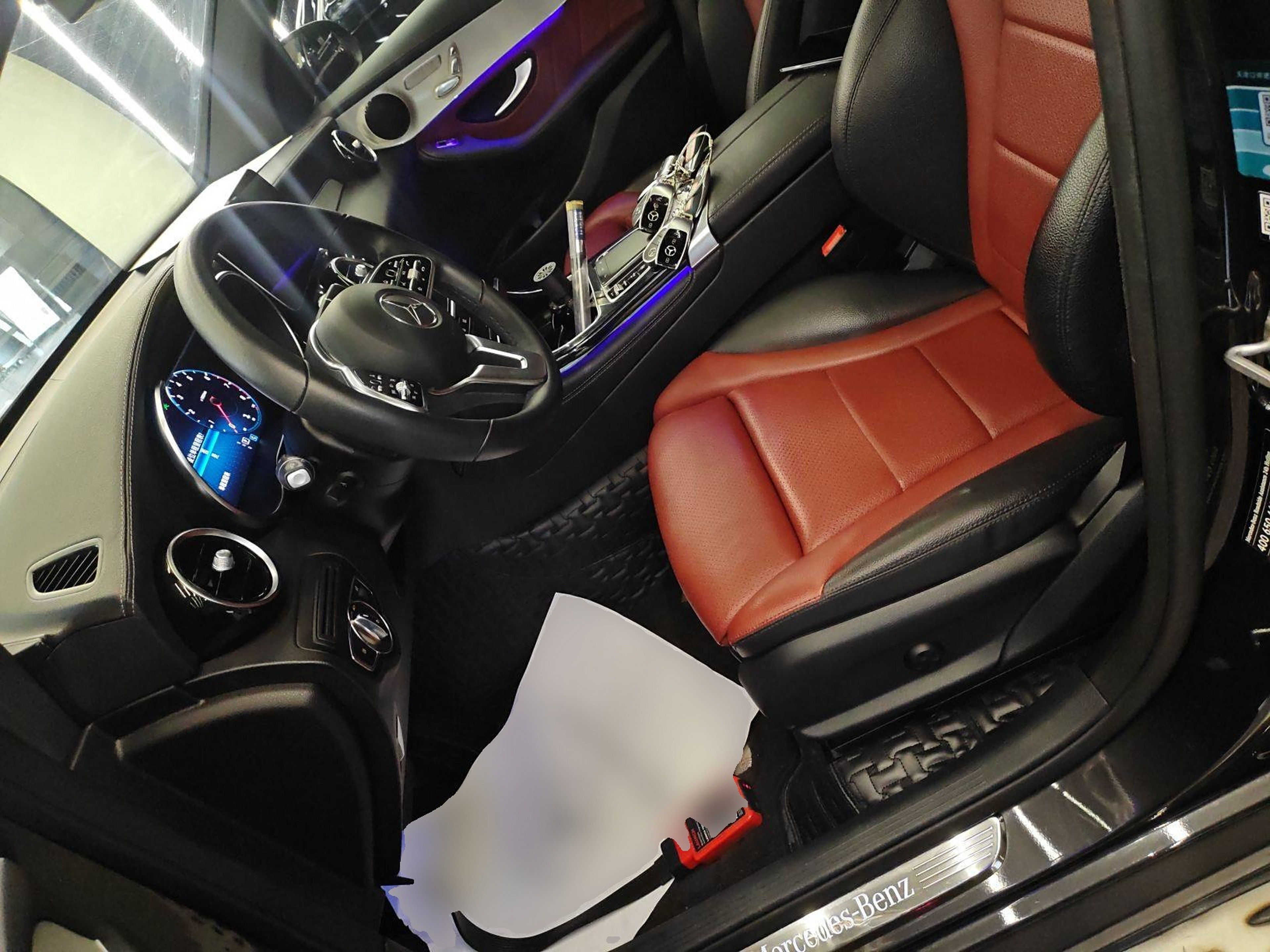 Переднее сиденье в автомобиле