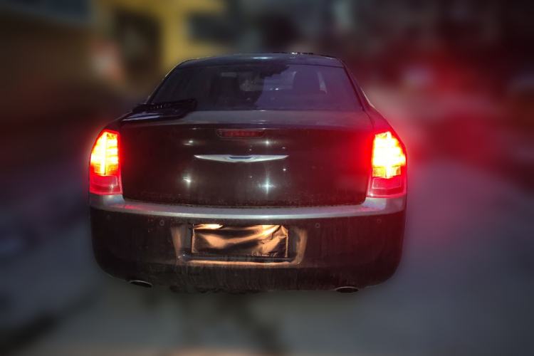 Used Chrysler 300C 2012 3.6L Luxury Edition