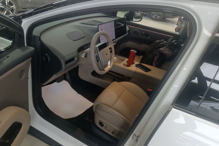 Used Li Auto i6 2025 Model Two-Wheel-Drive Standard Type