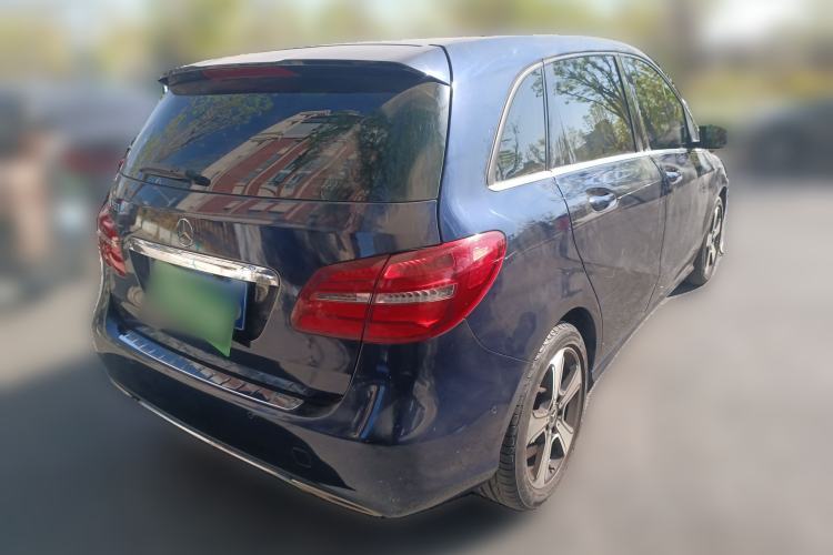 Used Mercedes-Benz B-Class 2018 B 200 Fashion Model Rear Right 45 Deg