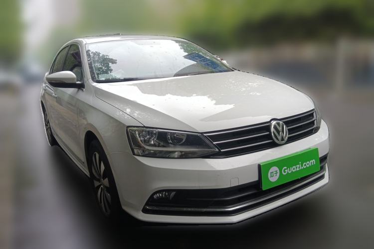 Used Volkswagen Sagitar 2017 230TSI Automatic Comfort Version Front Right 45 Deg