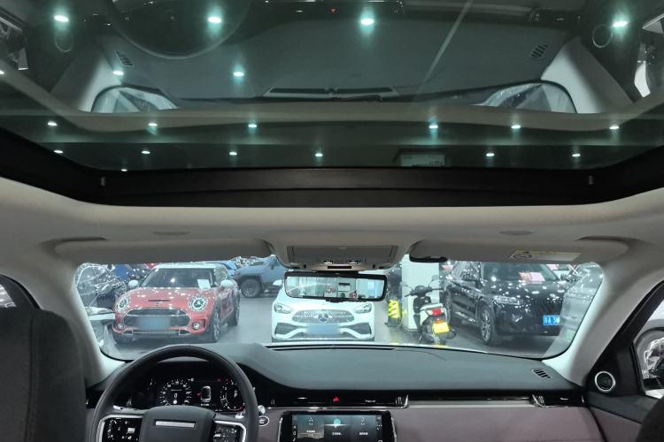 Used Land Rover Range Evoque 2022 Aurora L 249 PS R-Dynamic Luxury Edition Headliner