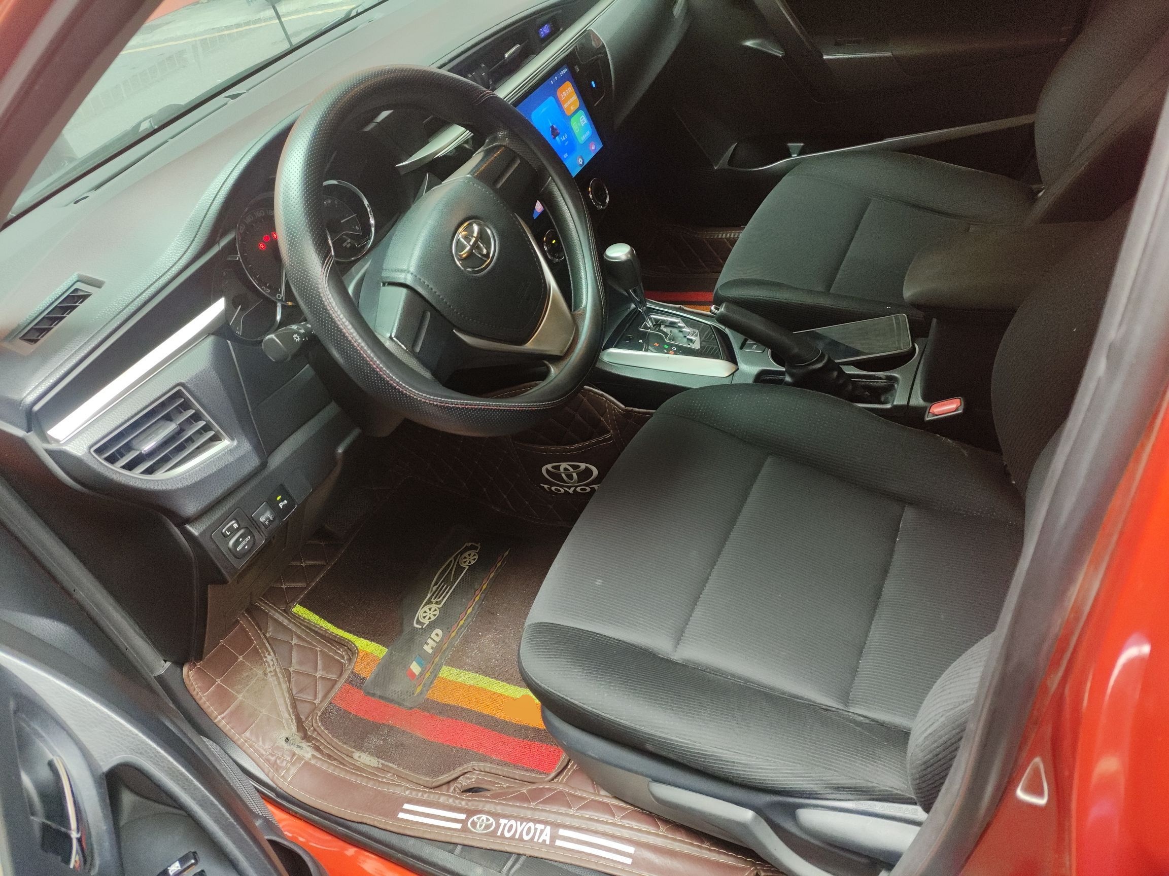 Переднее сиденье в автомобиле