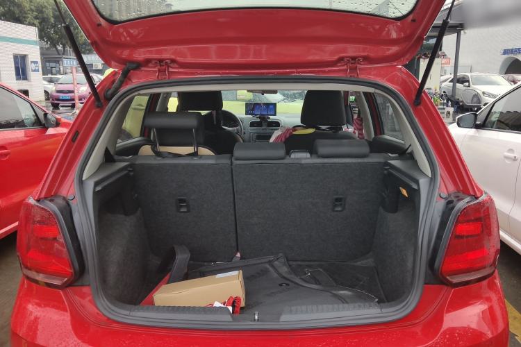 Used Volkswagen Polo 2014 1.6L Automatic Comfort Edition Trunk