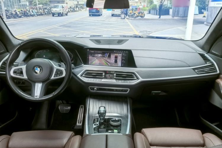 Used BMW X7 2020 xDrive40i Luxury M Sport Package
