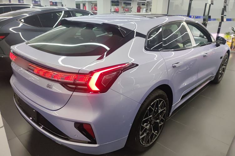 Used Zeekr 001 2025 WE Edition 100 kWh Rear-Wheel Drive
