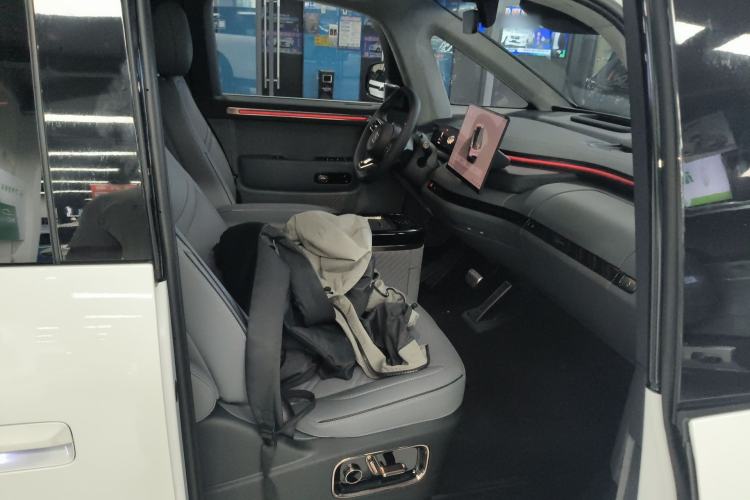 Used Zeekr MIX 2025 Intelligent Driving Version
