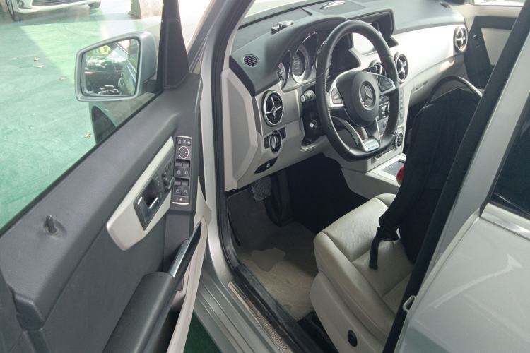 Used Mercedes-Benz GLK-Class 2013 GLK 300 4MATIC Dynamic Sunroof Model