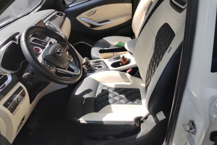 Used Soueast DX7 2015 1.5T Automatic Prestige Model Left Front Seat