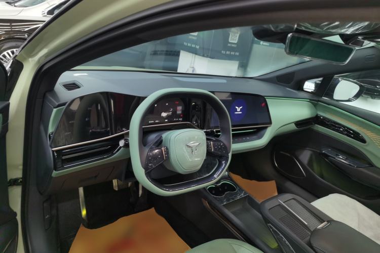 Used Hongqi EH7 2024 640 Pro+ All-Wheel Drive Center Console