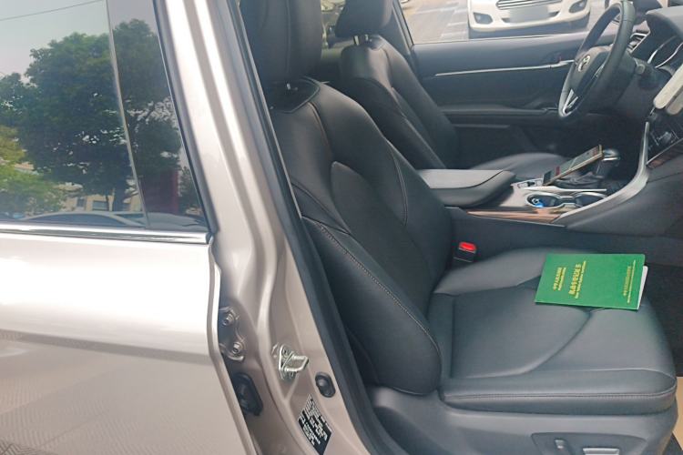 Used Toyota Camry 2019 Revised Version 2.0G Luxury Edition
