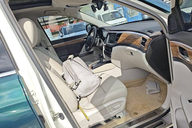 Used GAC Trumpchi GS8 2017 320T Two-Wheel Drive Luxury Smart Connectivity Version (7 Seats)