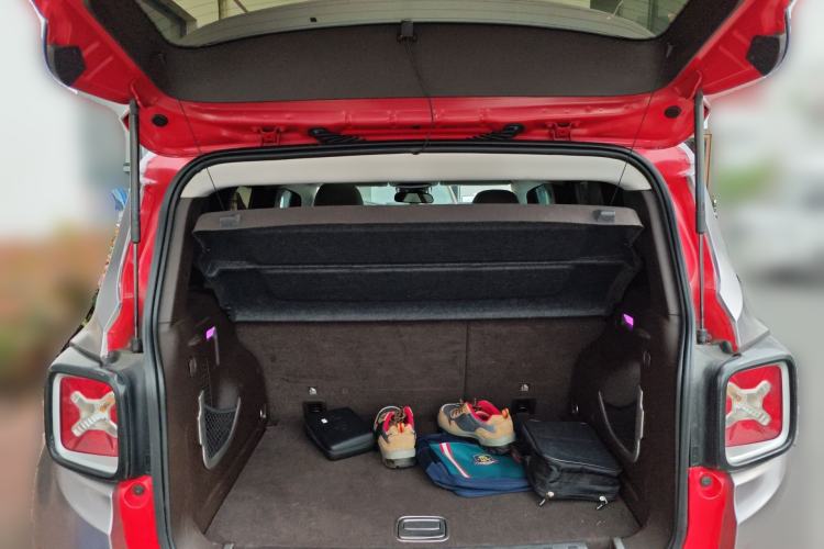 Used Jeep Renegade 2016 1.4T Automatic Smart Edition Trunk