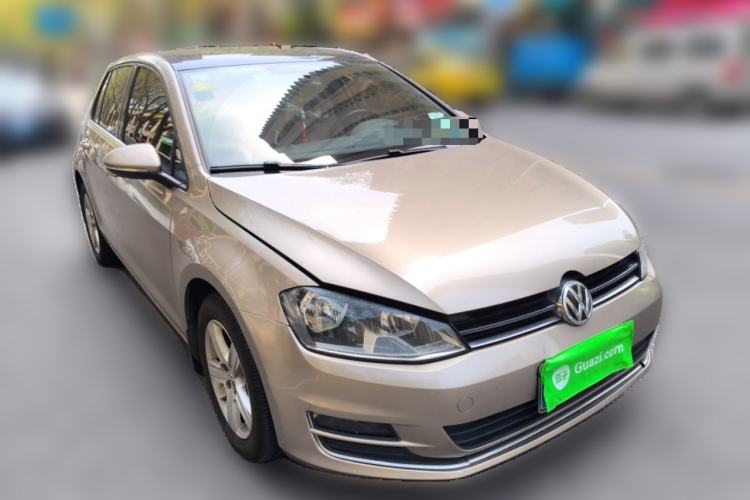 Used Volkswagen Golf 2016 230TSI Manual Comfort Version Front Right 45 Deg