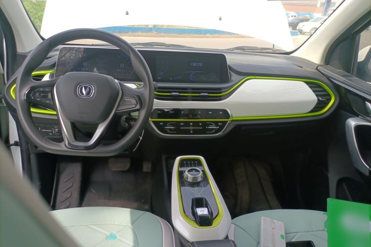 Used CHANGAN Benni E-Star 2022 Qingxin Edition Colorful Model Lithium-NMC Center Console