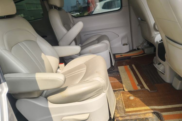 Used SAIC MAXUS G10 2015 2.0T Automatic Anniversary Edition
