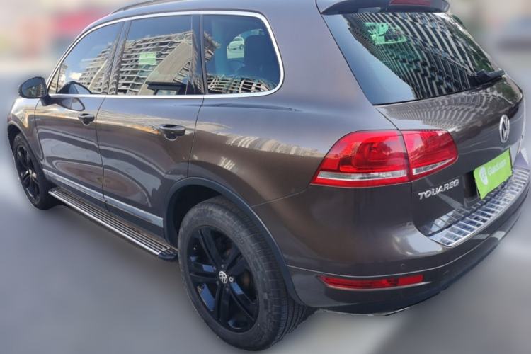 Used Volkswagen Touareg 2011 3.0 TSI High-End Version Rear Left 45 Deg