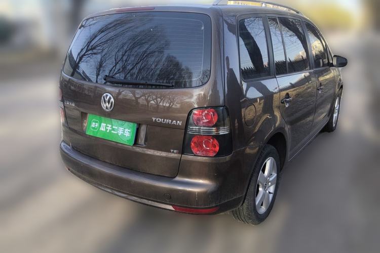 Used Volkswagen Touran 2013 1.4T Manual Fashion Edition 5 Seats Rear Right 45 Deg