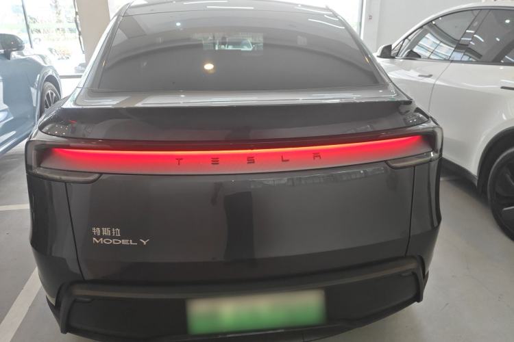 Used Tesla Model Y 2025 Rear-Wheel-Drive Version