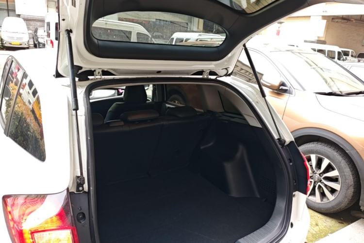 Used Honda Jade 2013 1.8L automatic Comfort version 5 seats Trunk