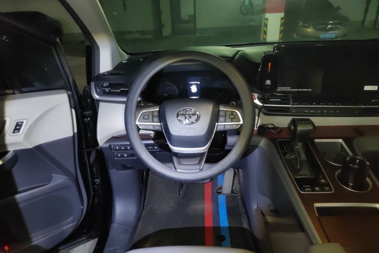 Used Toyota Granvia 2023 2.5L Hybrid Prestige PLUS Edition