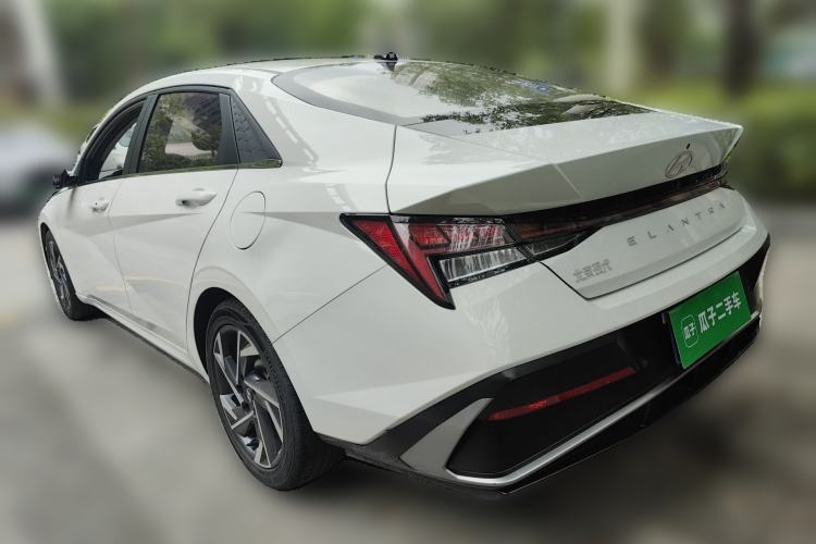 Used Hyundai Elantra 2023 1.5L CVT LUX Prestige Edition
