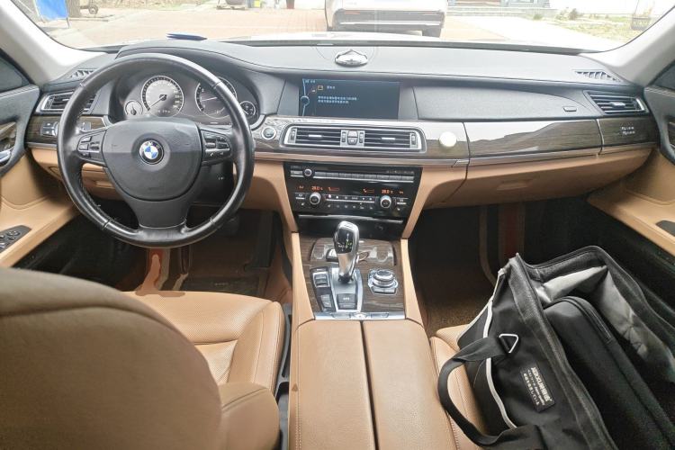 Used BMW 7 Series 2011 730Li Elegant Model Center Console