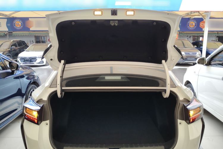 Used Dongfeng Aeolus Yixuan 2024 1.5L Automatic JingSu Edition Trunk