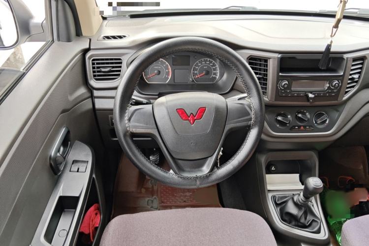 Used Wuling Hongguang V 2021 1.5L Jingqu Version LAR Steering Wheel