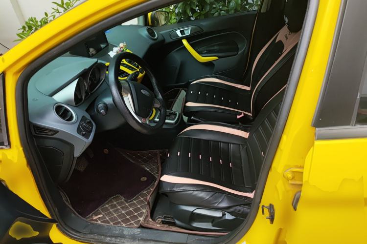 Used Ford Fiesta 2010 Hatchback 1.5L Automatic Limited Edition "Guangmang"
