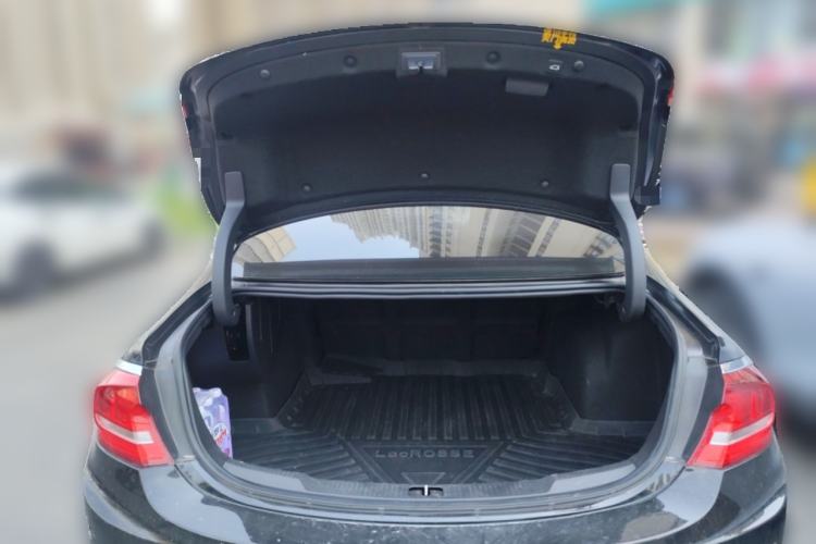 Used Buick LaCrosse 2018 28T Luxury Model
