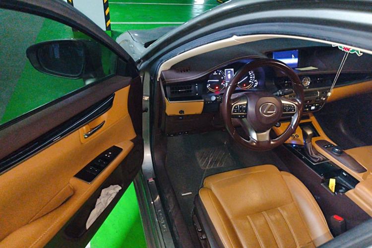 Used Lexus ES 2015 200 Elite Edition
