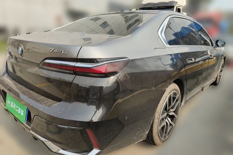 Used BMW 7 Series 2023 735Li M Sport Package Rear Right 45 Deg