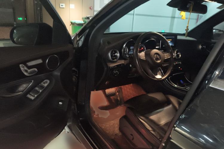 Used Mercedes-Benz GLC 2017 GLC 260 4MATIC Luxury Model
