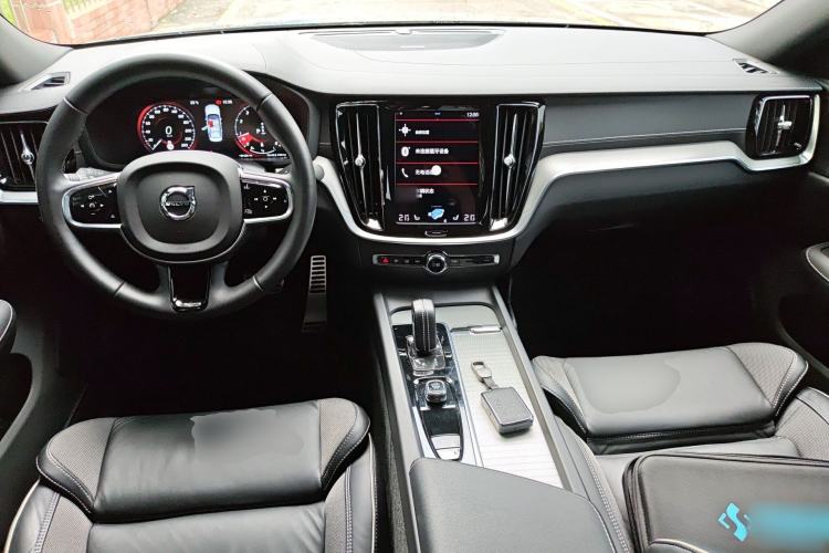 Used Volvo S60 2022 B5 Zhiya Sport Edition
