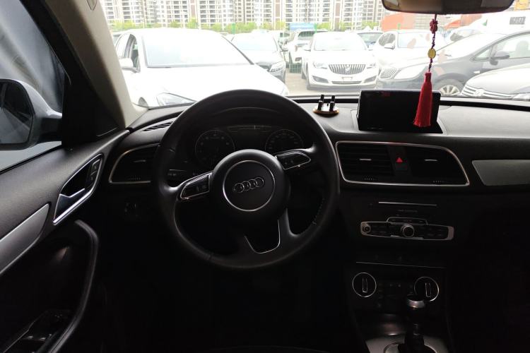 Used Audi Q3 2018 30th Anniversary Edition 35 TFSI Fashion Model Steering Wheel