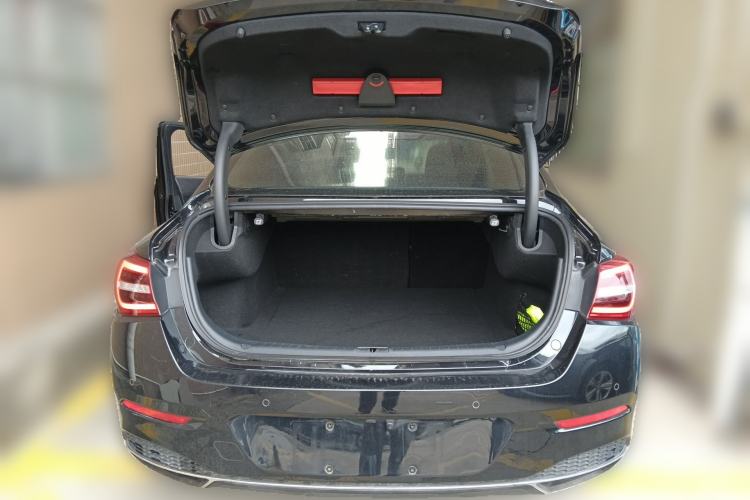 Used Hongqi H5 2022 Classic Model 1.5T DCT Flagship Edition Trunk