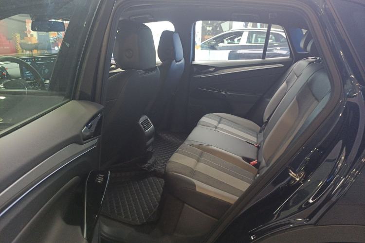 Used Volkswagen ID.4 CROZZ 2025 Pure Edition
