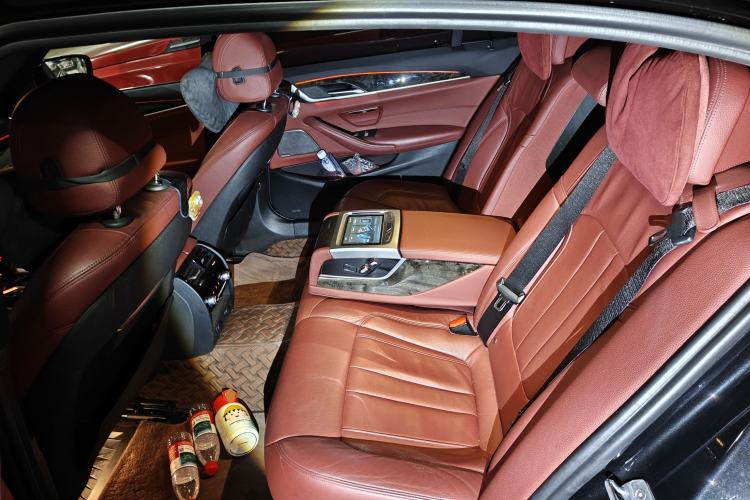 Used BMW 5 Series 2018 Restyled 530Li Luxury Edition M Sport Package Left Rear Seat