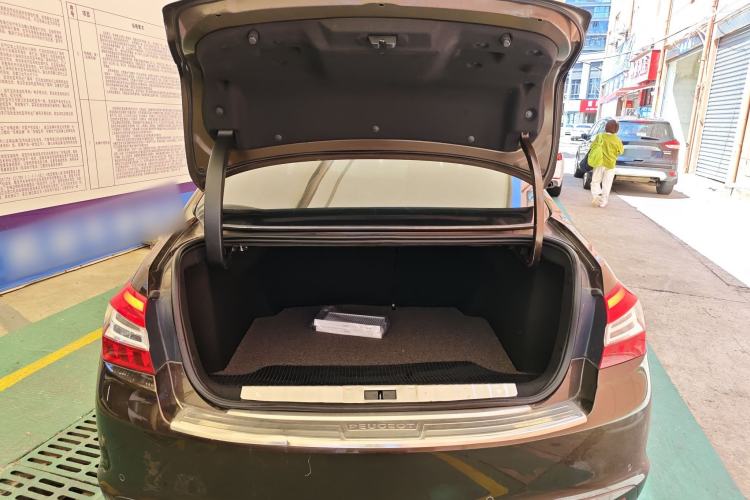 Used Peugeot 408 2014 1.8L Automatic Luxury Edition Trunk